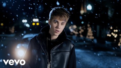 justin bieber under the mistletoe