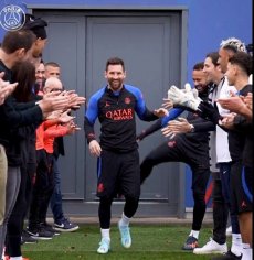 lionel messi guard of honour
