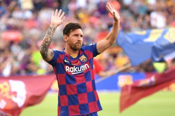 lionel messi back to barcelona