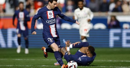 lionel messi free kick