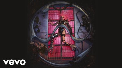 lady gaga 1000 doves