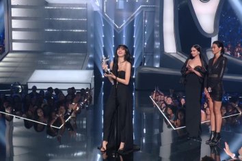 nicki minaj 30 billion views