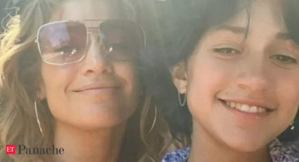 jennifer lopez daughter pronouns