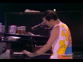 freddie mercury wembley