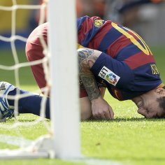 lionel messi knee injury